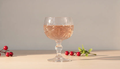 Verre à Vin Rouge Motif Relief Élégant